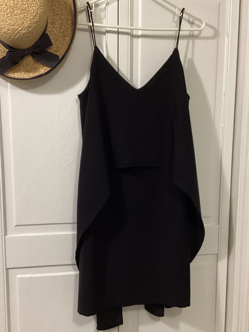 White House black market Strappy Ruffle Drama dress size 6